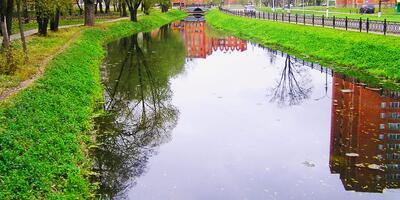 Очистка русла реки Березовец в городе Дмитров, Московской области